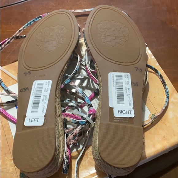 VINCE CAMUTO PRASETTA ANKLE-WRAP WEDGE SANDAL. - Picture 9 of 13